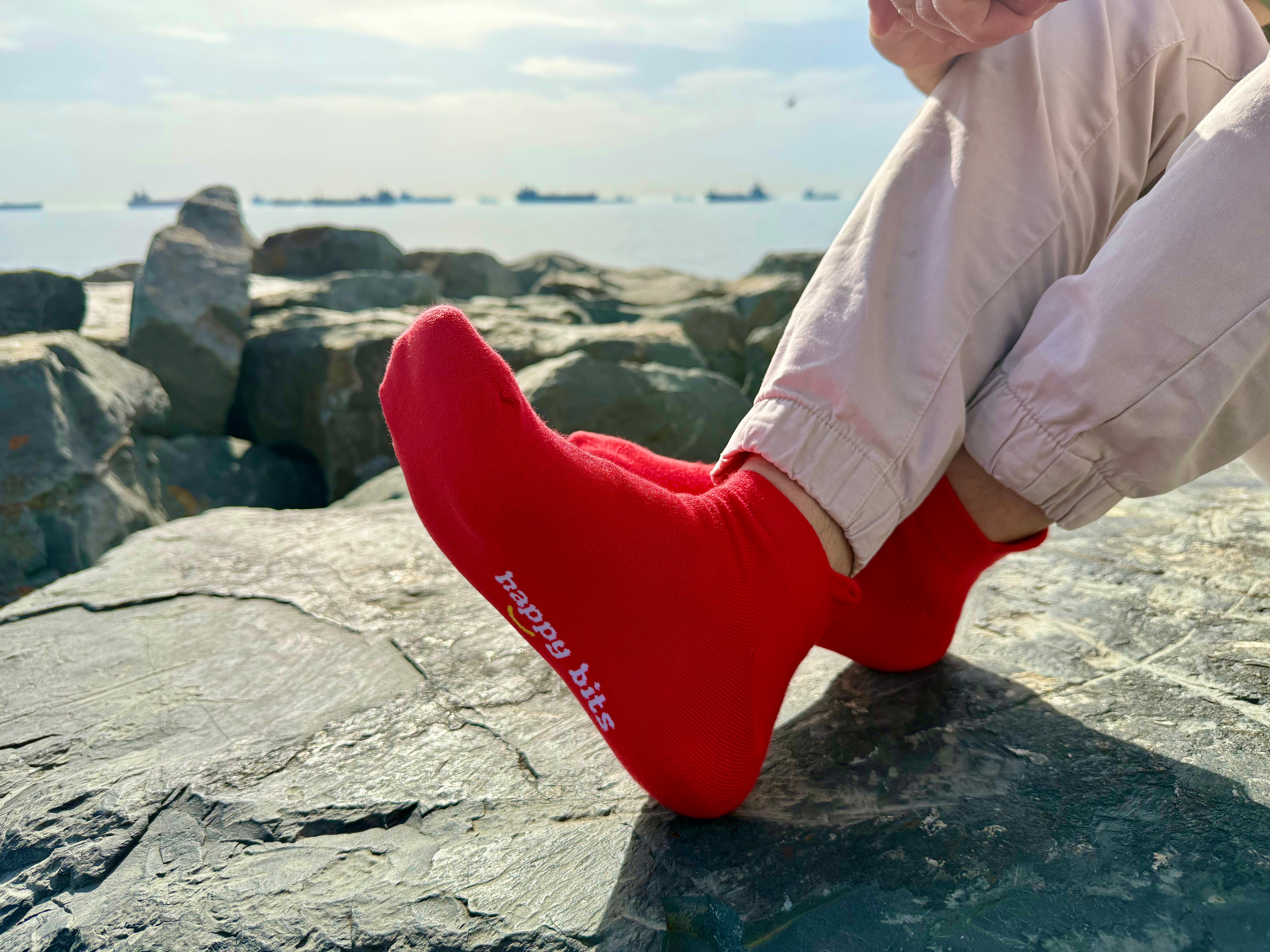 Red bamboo trainer socks for men